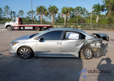 2020 Toyota Corolla Le z USA, uszkodzony, nr VIN 5YFEPRAE6LP007030